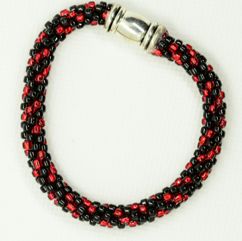 Buffalo Plaid beaded bracelet